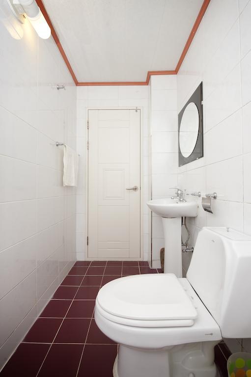 סיאול Shinchon Guest House חדר תמונה